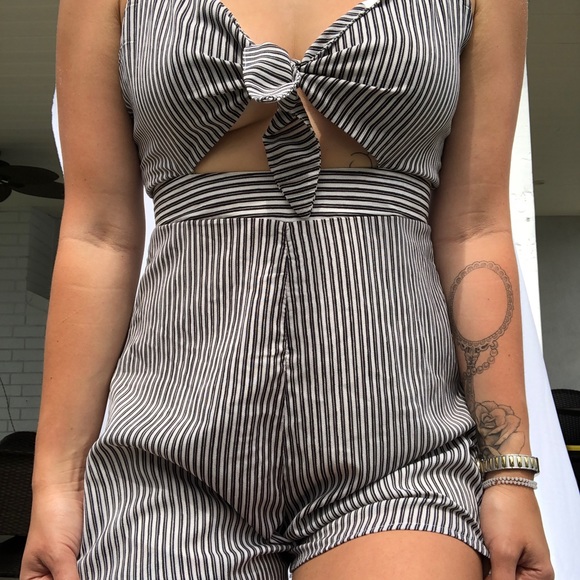Romper - Picture 2 of 3